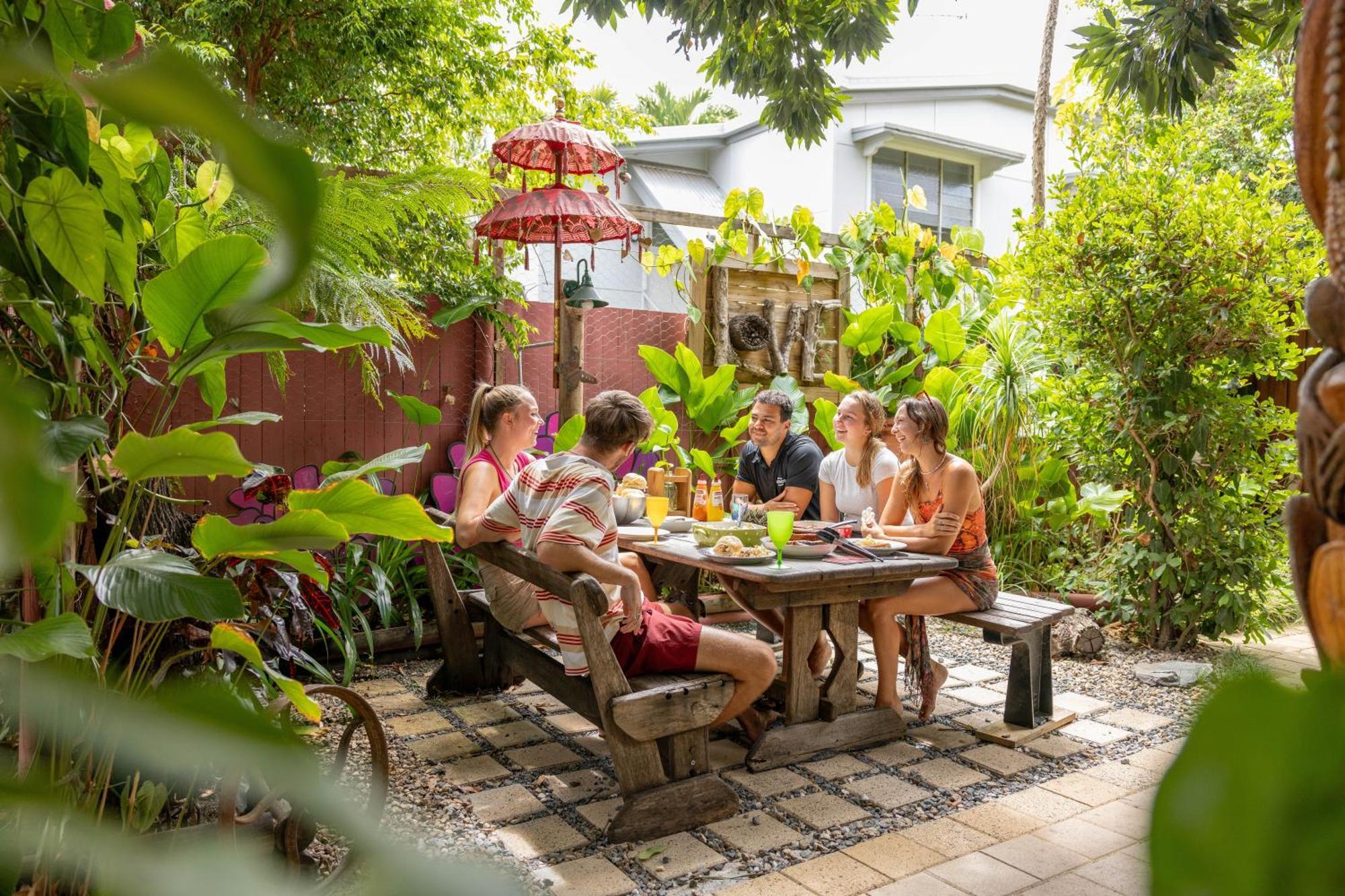 Hostel Travellers Oasis Cairns Zewnętrze zdjęcie