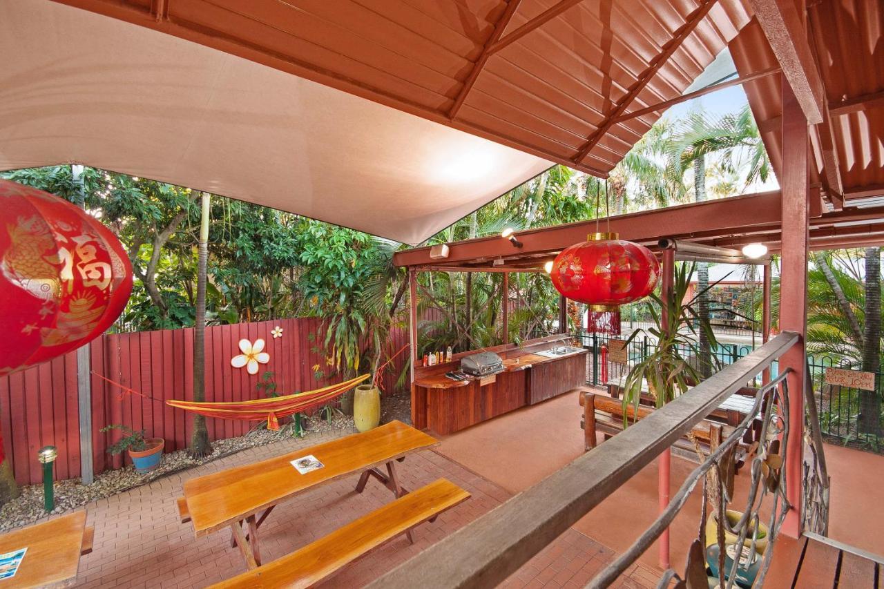 Hostel Travellers Oasis Cairns Zewnętrze zdjęcie The outdoor kitchen at the resort